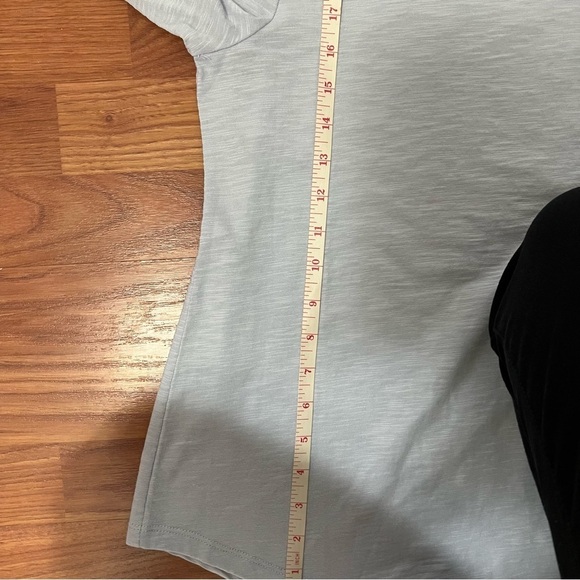 Chicos The Ultimate Tee Women’s Cotton Slub Utility Top Size 0 Blue Roll Tab - Picture 11 of 14
